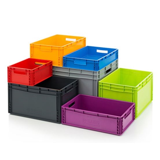 Farvede stabelkasser og eurokasser i flere størrelser